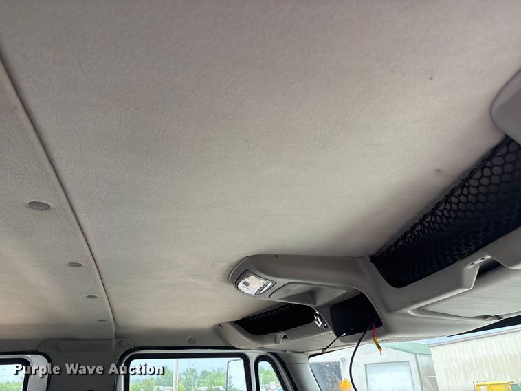 image for item DV4333 2010 International 4300 Crew Cab utility / service truck