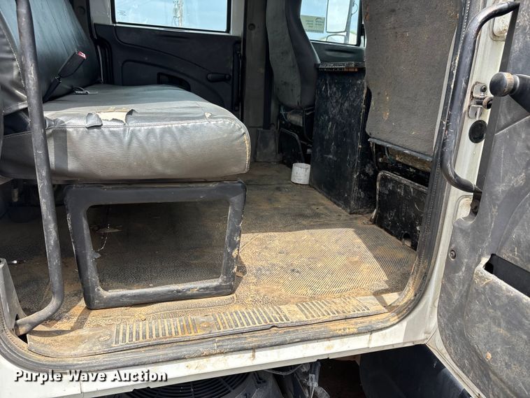 image for item DV4333 2010 International 4300 Crew Cab utility / service truck