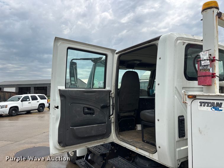 image for item DV4333 2010 International 4300 Crew Cab utility / service truck