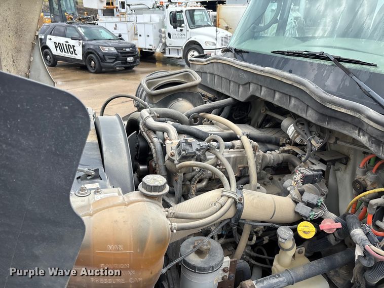 image for item DV4333 2010 International 4300 Crew Cab utility / service truck