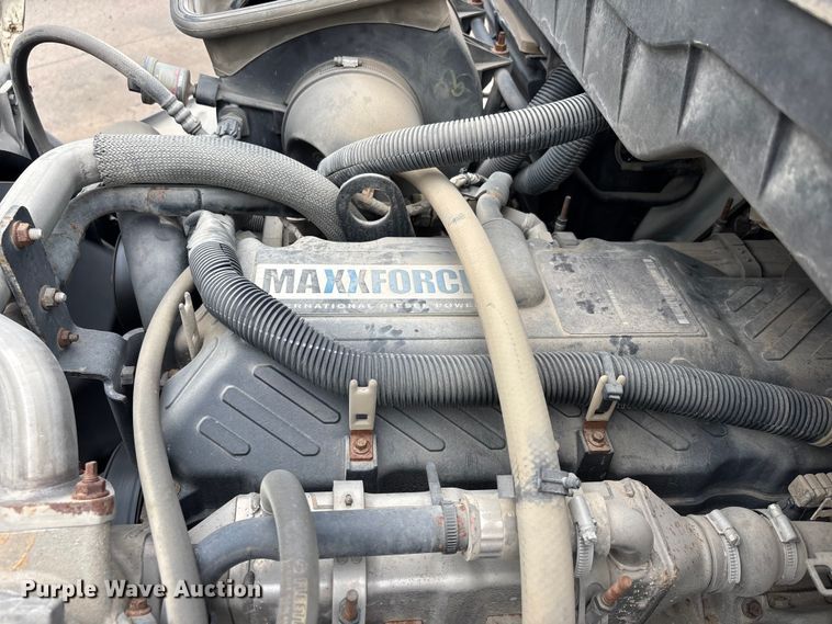 image for item DV4333 2010 International 4300 Crew Cab utility / service truck