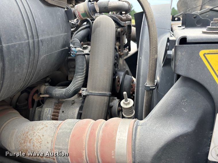 image for item DV4333 2010 International 4300 Crew Cab utility / service truck