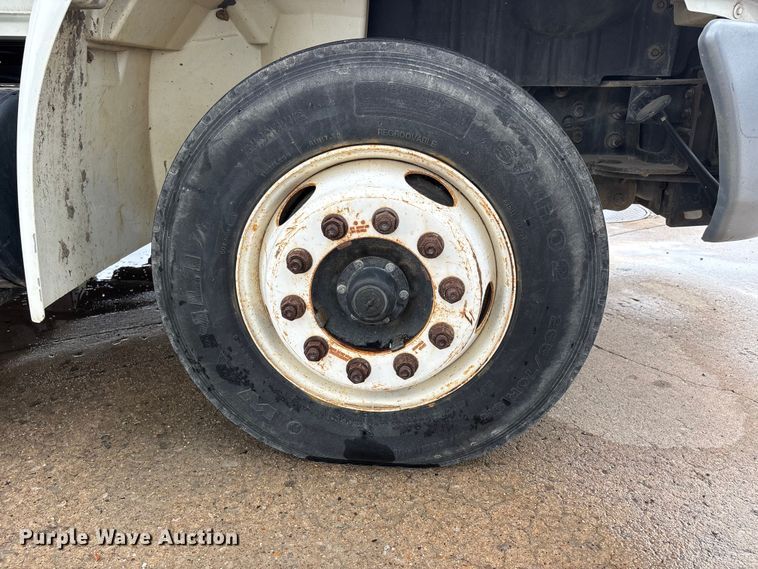 image for item DV4333 2010 International 4300 Crew Cab utility / service truck