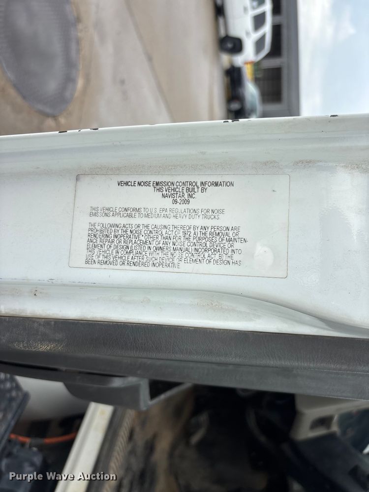 image for item DV4333 2010 International 4300 Crew Cab utility / service truck