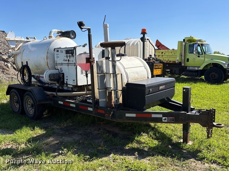 image for item DV4339 2001 High Lite V-T1500D vacuum trailer