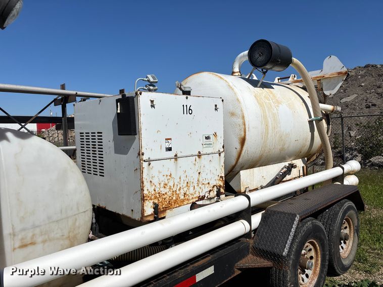image for item DV4339 2001 High Lite V-T1500D vacuum trailer