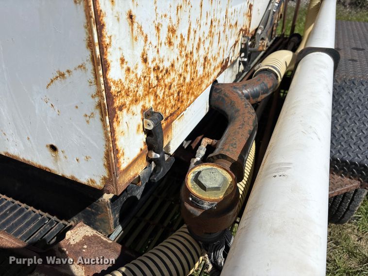 image for item DV4339 2001 High Lite V-T1500D vacuum trailer