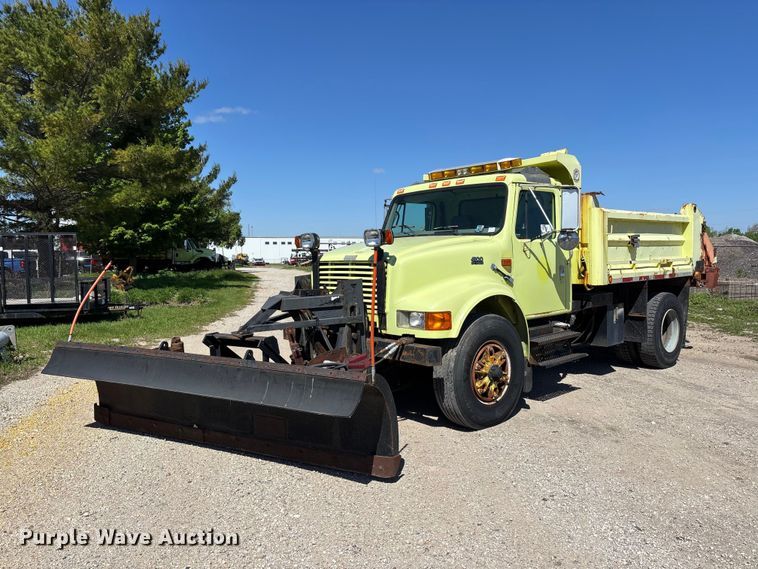 image for item DV4340 2000 International 4900 dump truck