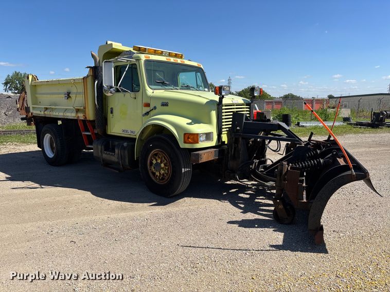 image for item DV4340 2000 International 4900 dump truck