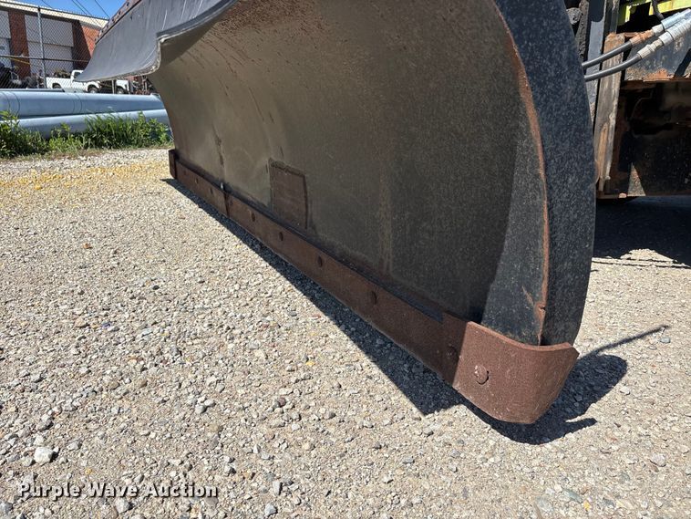 image for item DV4340 2000 International 4900 dump truck
