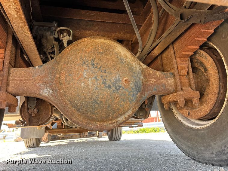 image for item DV4340 2000 International 4900 dump truck
