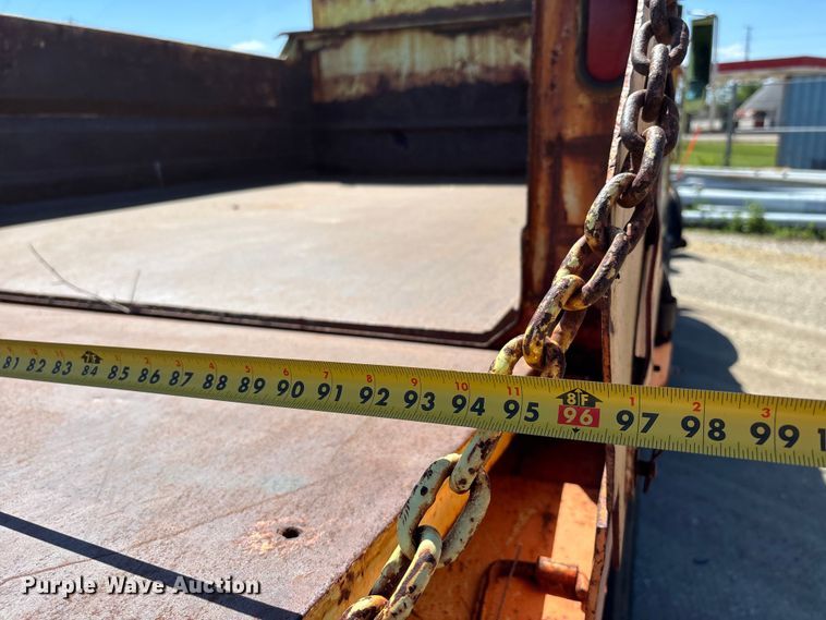 image for item DV4340 2000 International 4900 dump truck