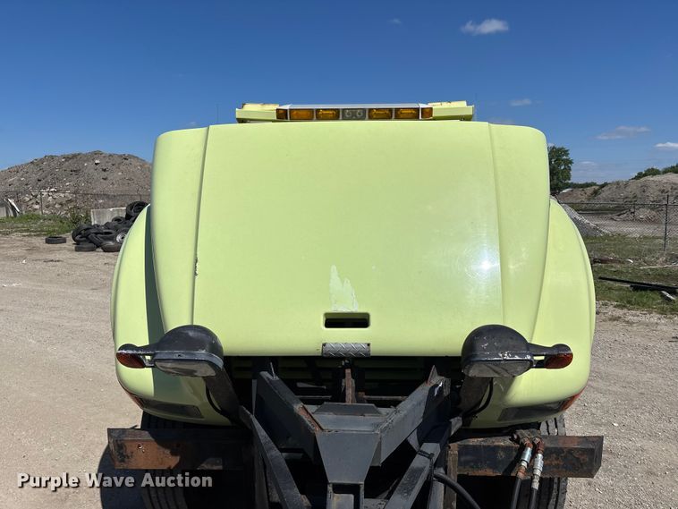 image for item DV4340 2000 International 4900 dump truck