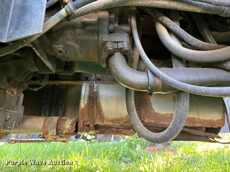 image for item DV4340 2000 International 4900 dump truck