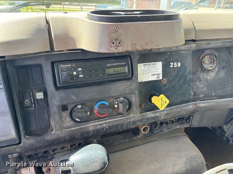 image for item DV4340 2000 International 4900 dump truck