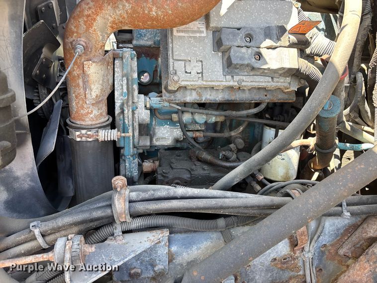 image for item DV4340 2000 International 4900 dump truck