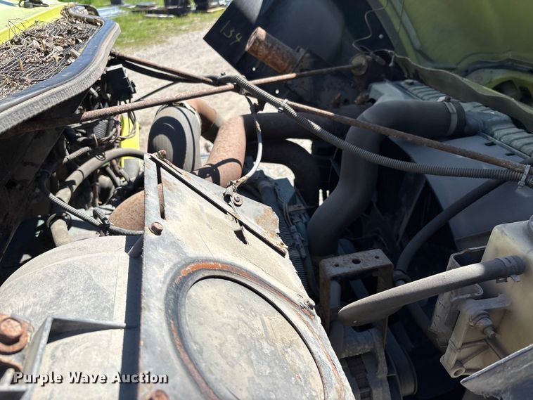 image for item DV4340 2000 International 4900 dump truck