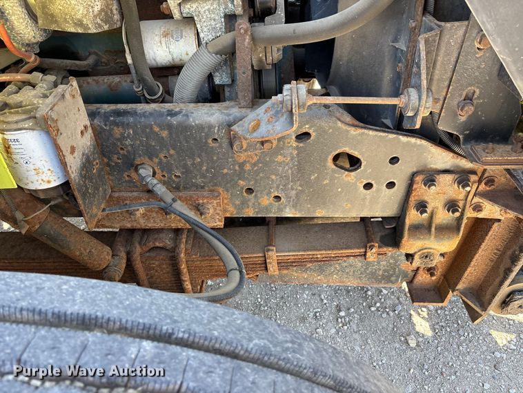 image for item DV4340 2000 International 4900 dump truck