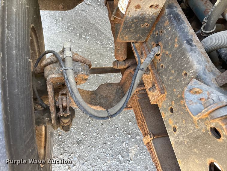 image for item DV4340 2000 International 4900 dump truck