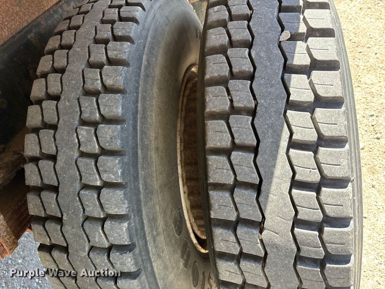 image for item DV4340 2000 International 4900 dump truck