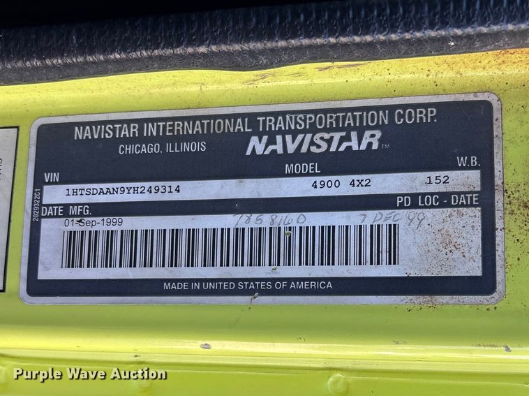 image for item DV4340 2000 International 4900 dump truck