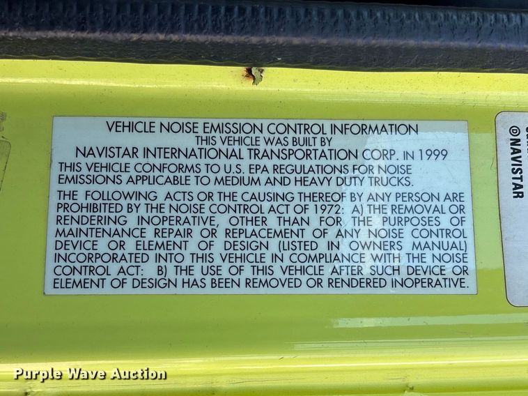image for item DV4340 2000 International 4900 dump truck