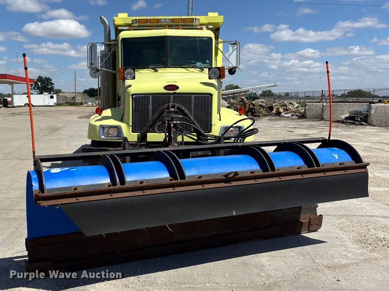 image for item DV4341 2004 Peterbilt 330 dump truck
