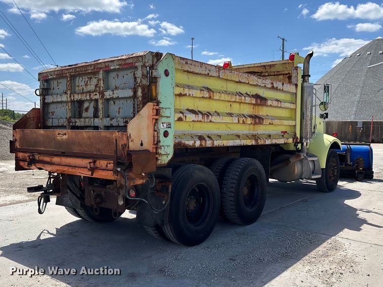 image for item DV4341 2004 Peterbilt 330 dump truck