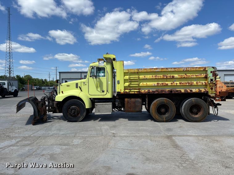 image for item DV4341 2004 Peterbilt 330 dump truck