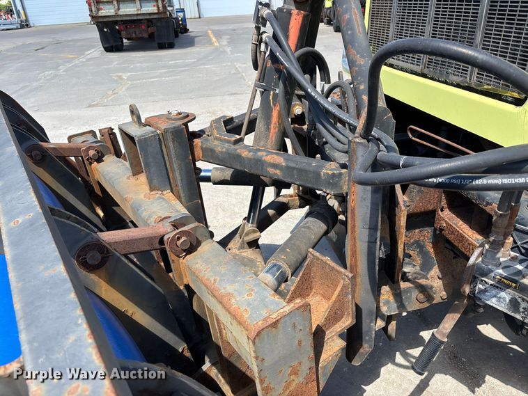 image for item DV4341 2004 Peterbilt 330 dump truck