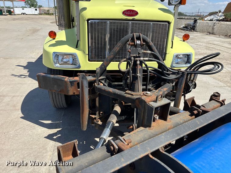 image for item DV4341 2004 Peterbilt 330 dump truck
