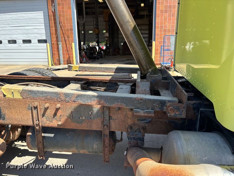 image for item DV4341 2004 Peterbilt 330 dump truck
