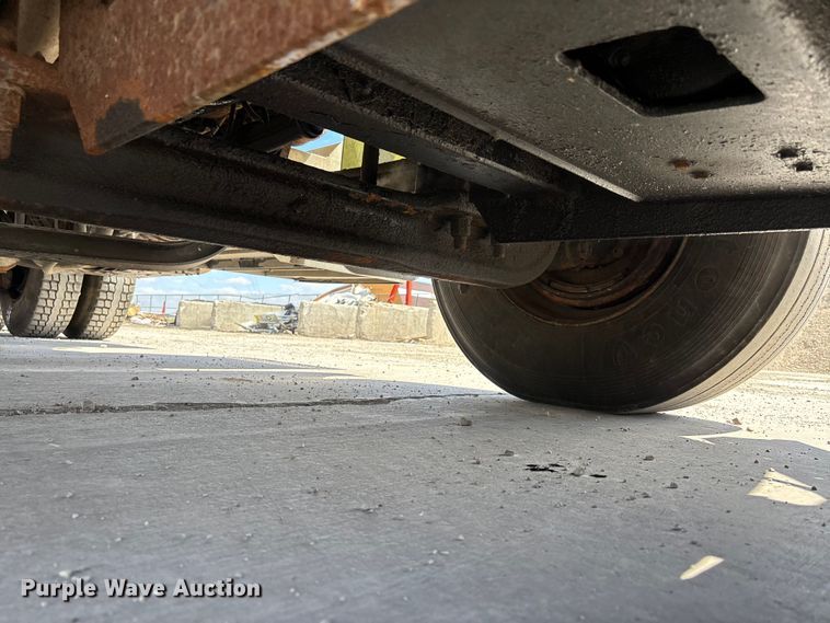 image for item DV4341 2004 Peterbilt 330 dump truck