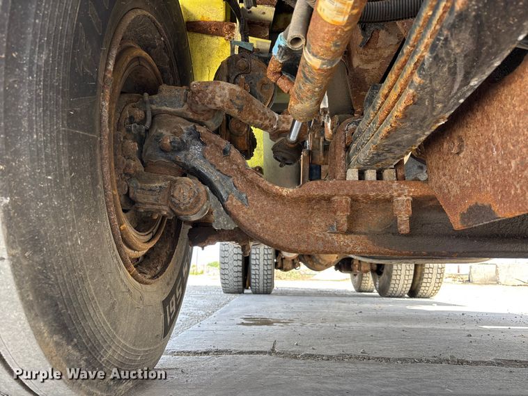 image for item DV4341 2004 Peterbilt 330 dump truck
