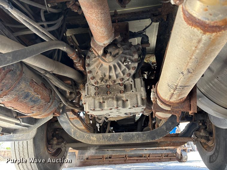 image for item DV4341 2004 Peterbilt 330 dump truck
