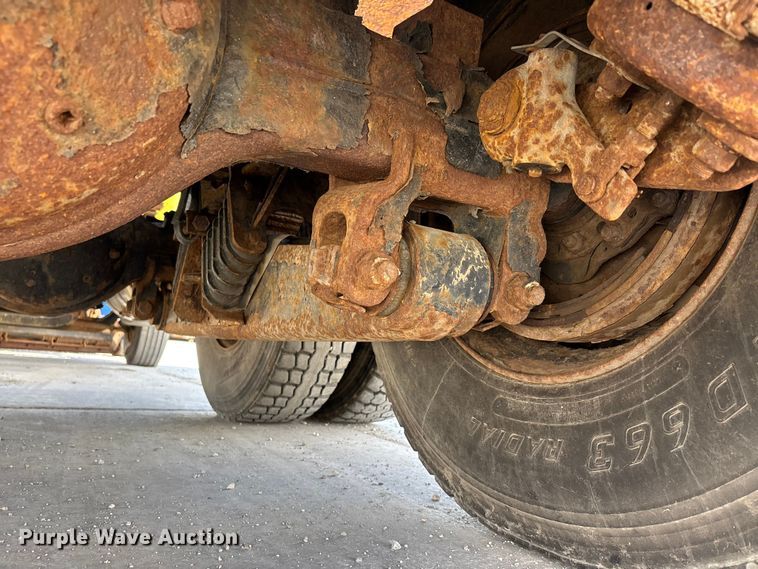image for item DV4341 2004 Peterbilt 330 dump truck