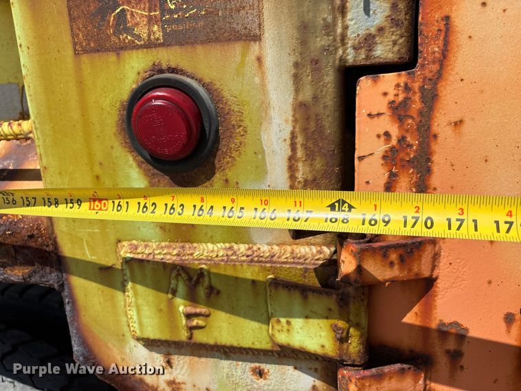 image for item DV4341 2004 Peterbilt 330 dump truck