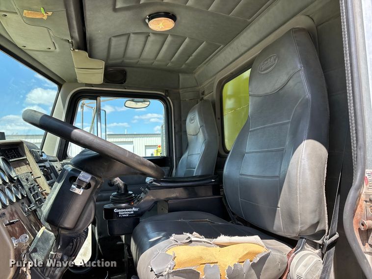 image for item DV4341 2004 Peterbilt 330 dump truck