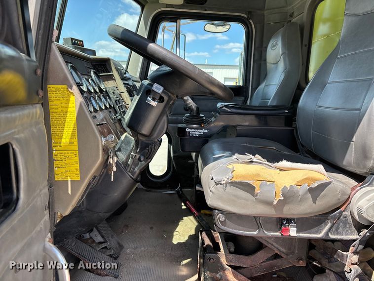 image for item DV4341 2004 Peterbilt 330 dump truck