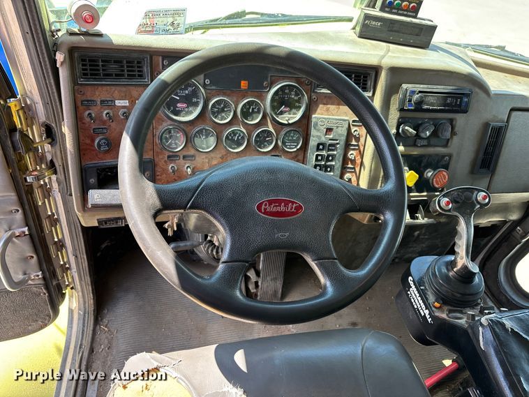 image for item DV4341 2004 Peterbilt 330 dump truck