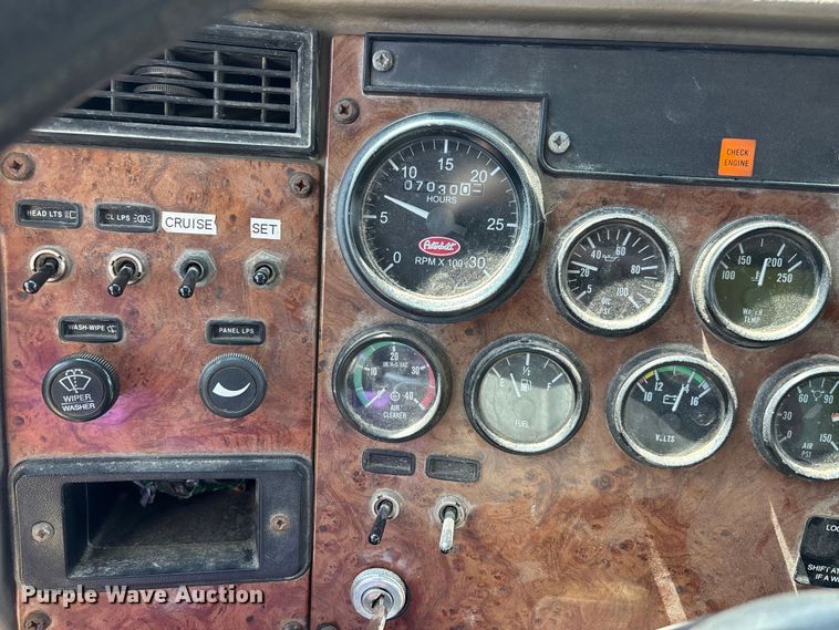 image for item DV4341 2004 Peterbilt 330 dump truck