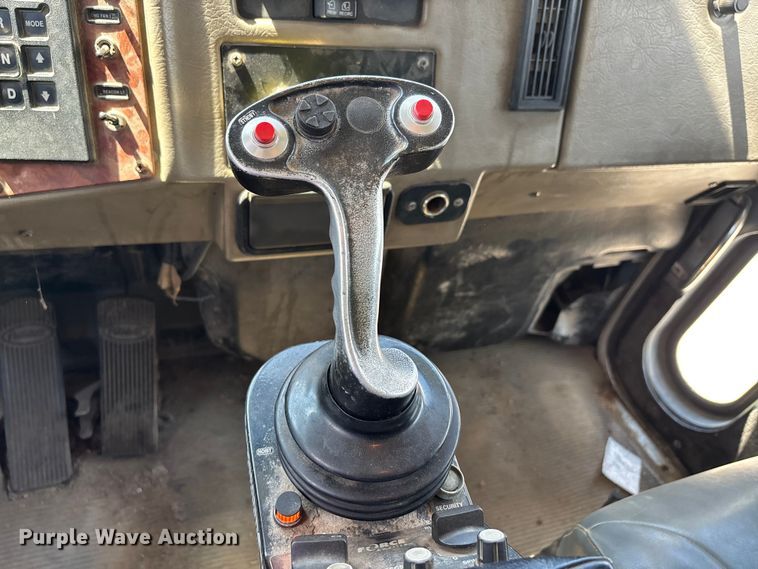 image for item DV4341 2004 Peterbilt 330 dump truck