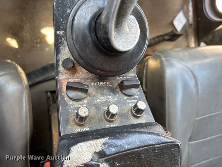 image for item DV4341 2004 Peterbilt 330 dump truck