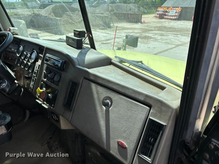 image for item DV4341 2004 Peterbilt 330 dump truck