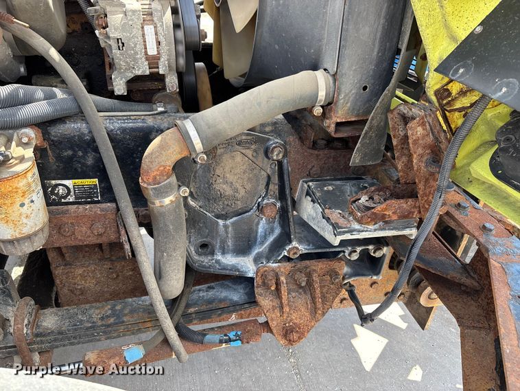 image for item DV4341 2004 Peterbilt 330 dump truck