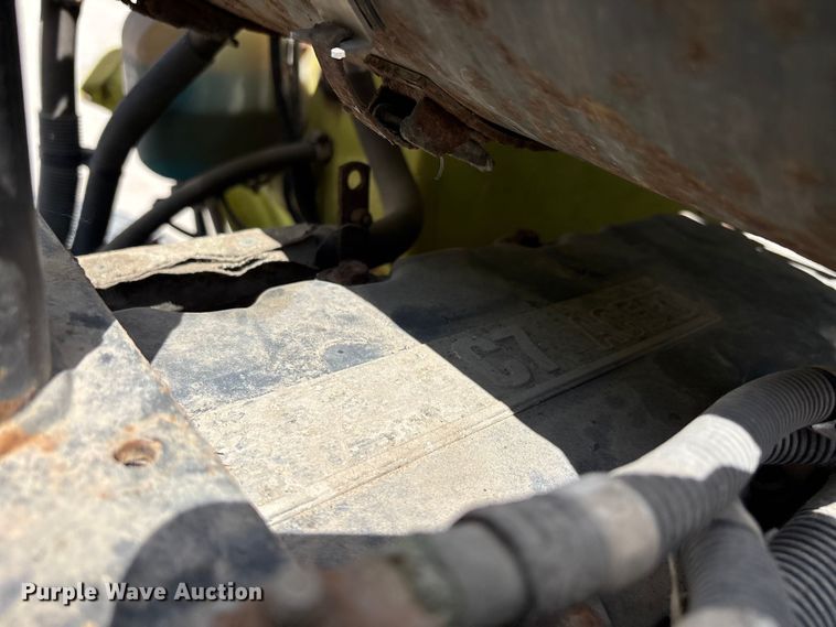 image for item DV4341 2004 Peterbilt 330 dump truck