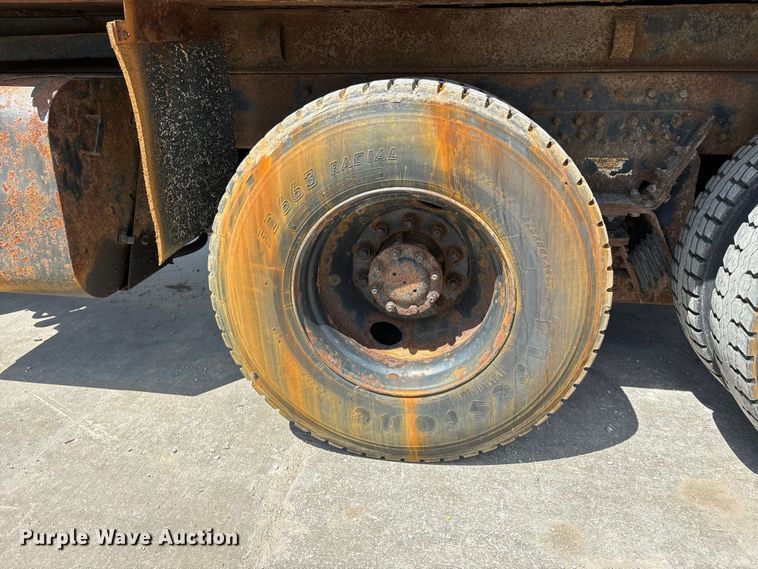 image for item DV4341 2004 Peterbilt 330 dump truck