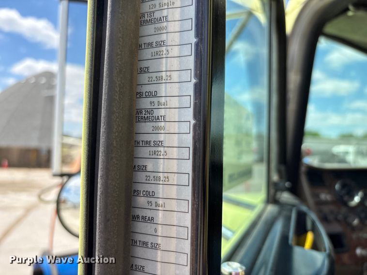 image for item DV4341 2004 Peterbilt 330 dump truck