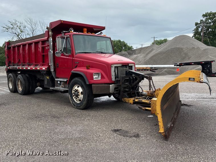 image for item DV4382 2001 Freightliner FL80 dump truck