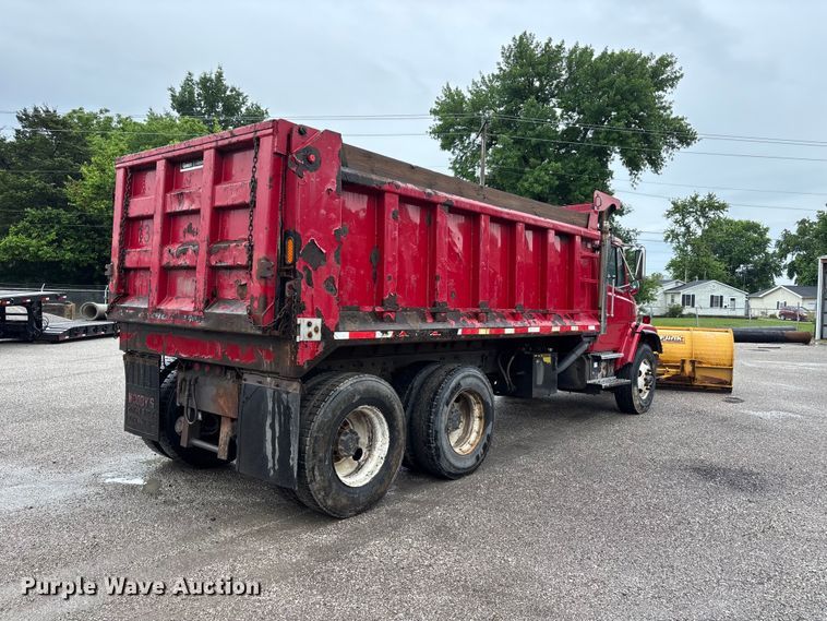 image for item DV4382 2001 Freightliner FL80 dump truck